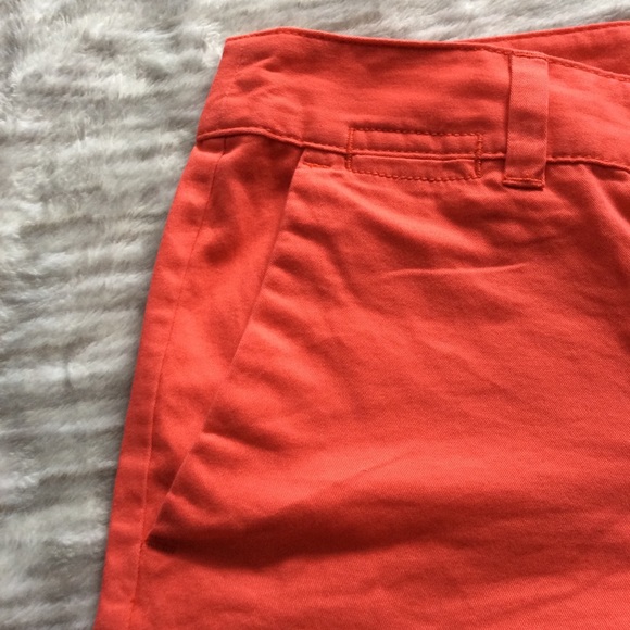 Ann Taylor LOFT Coral 6” Short - Picture 2 of 4